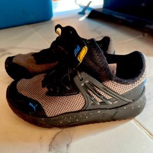 Boys size 12c puma shoes. Minimal wear.